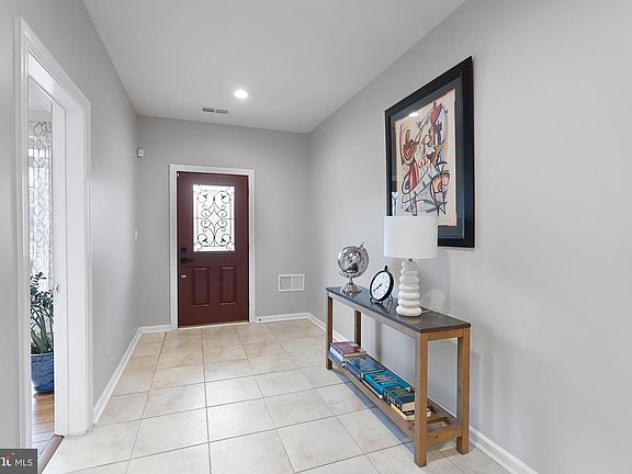 5th image of 22476 Dinah Pl