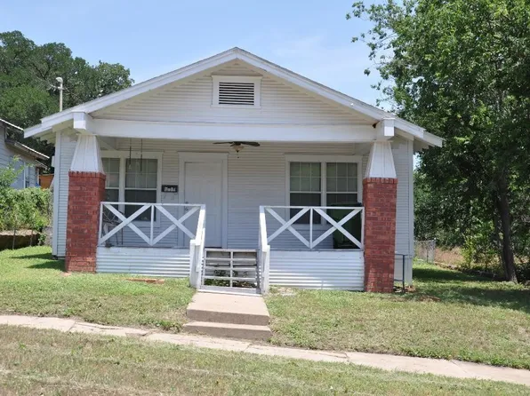614 NW 8th St, Mineral Wells, TX 76067