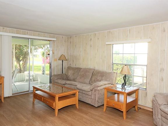4th image of 1120 Waterway Dr