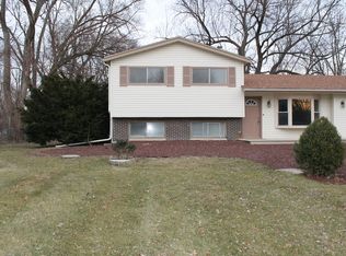 12N261 Westview St, Elgin, IL 60124