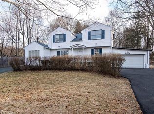 230 Lafayette Ave, Cortlandt Manor, NY 10567