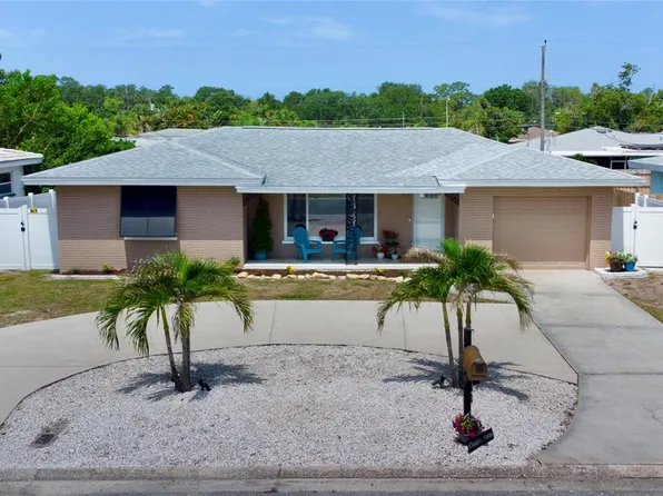 1540 San Helen Dr, Dunedin, FL 34698