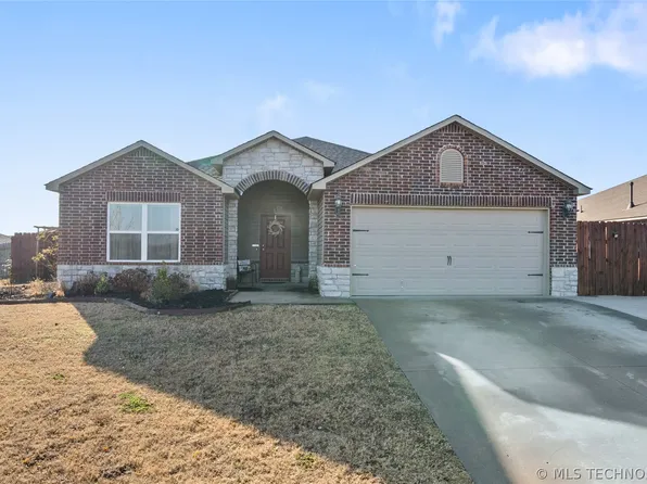 1203 W Missouri Ave, Claremore, OK 74019