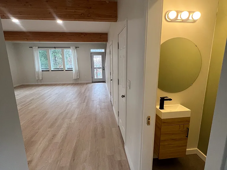233 NW Byrkett Pl — Photo 4