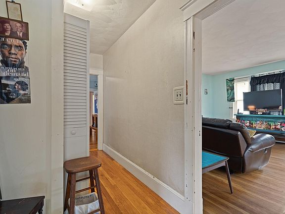 4th image of 48-50 Oakland St