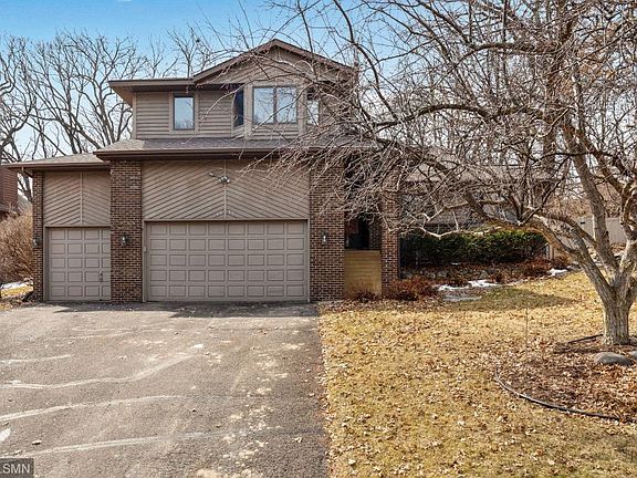2nd image of 4633 Parkcliff Dr