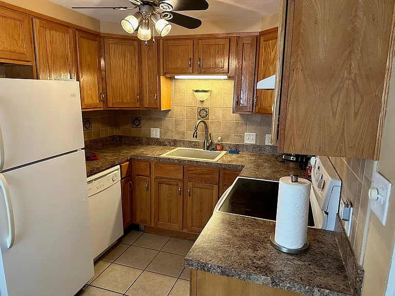 2210 Hollywood Pl #FRONT — Photo 16