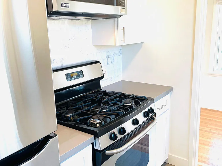 220 Argonne Ave #3 — Photo 9