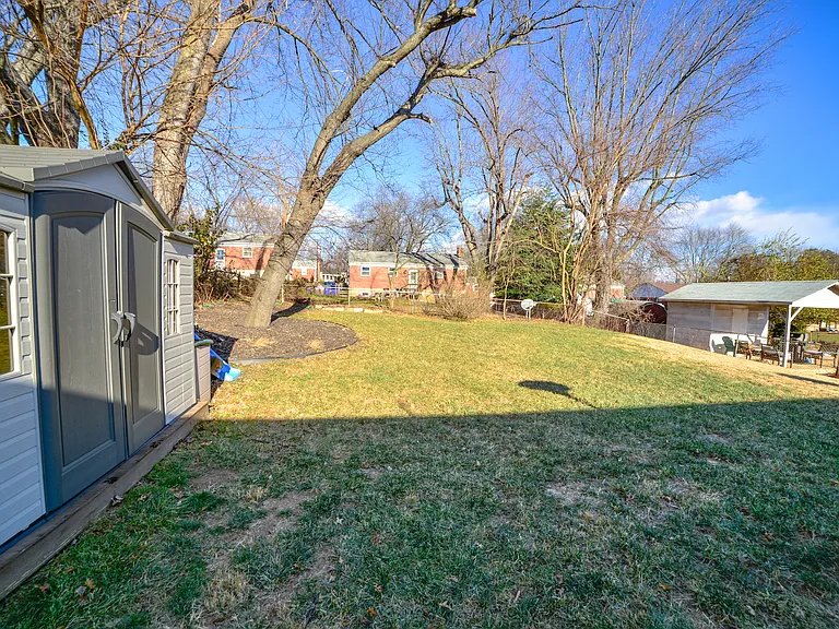 4805 Macon Rd — Photo 6