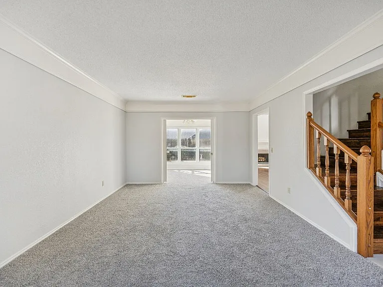 709 Bridget Way — Photo 15
