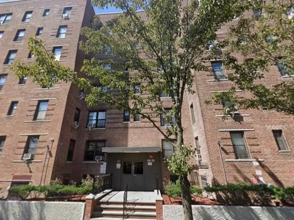 88-30 182nd St #3F, Queens, NY 11423
