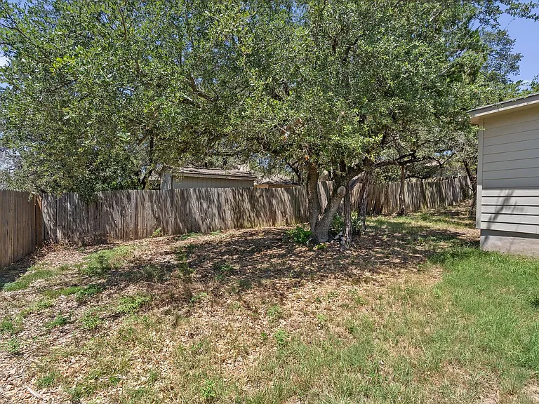 3906 Crockett Ave — Photo 33