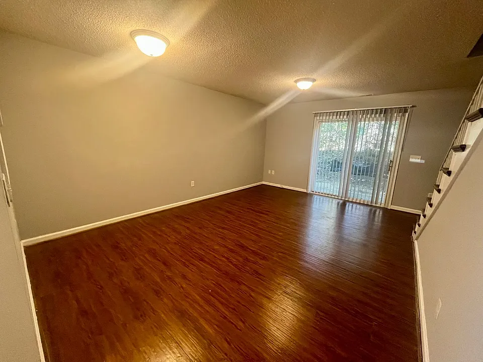 1108-159 Tiger Blvd