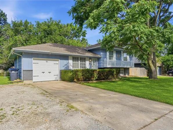 100 SW Alderson Pl, Lees Summit, MO 64063