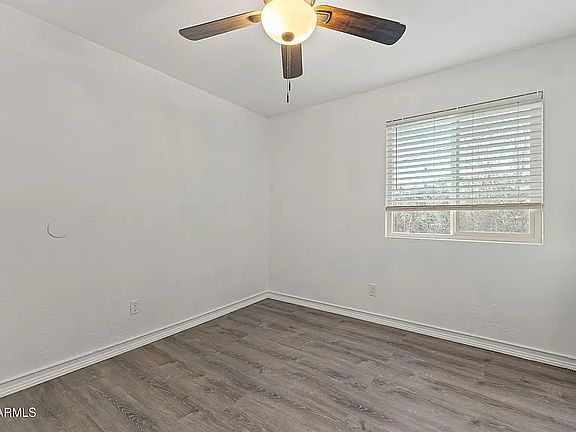 5th image of 13415 N 21st Pl #2-5