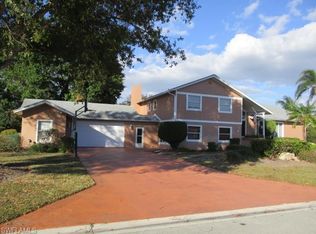 302 Pinehurst Cir, Naples, FL 34113