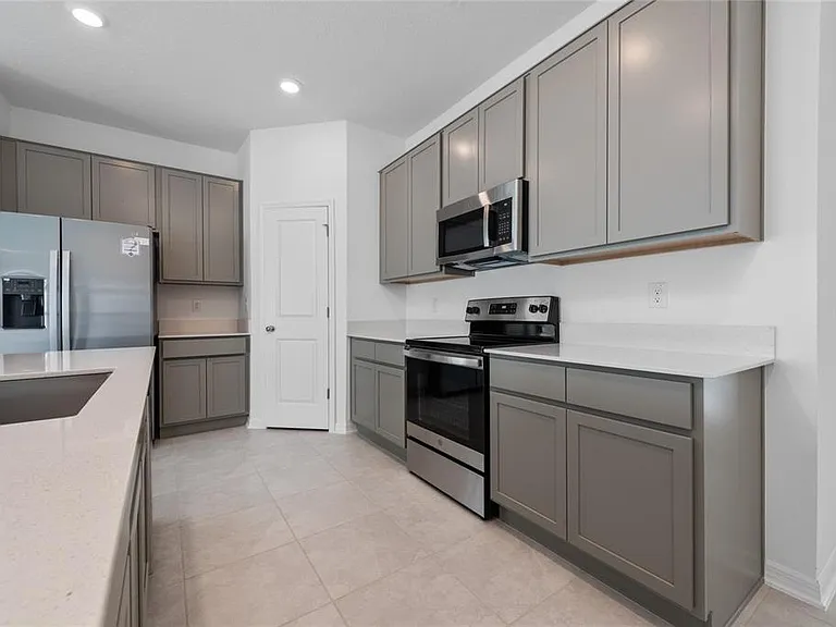 346 Rustic Rail Dr — Photo 3