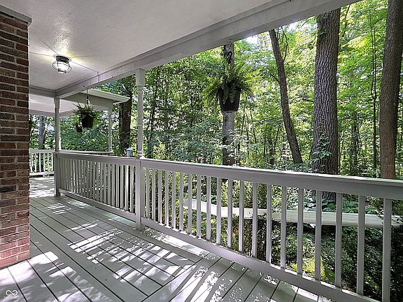 3rd image of 293 Skyway Ct