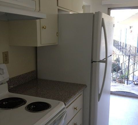 3rd image of 981 Bonita Ave APT 21