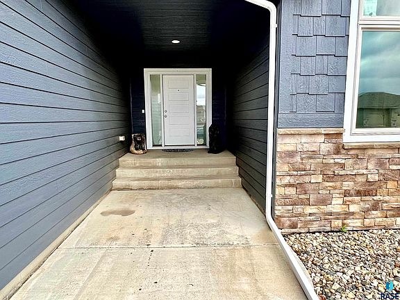 3rd image of 3604 E High Plains Cir