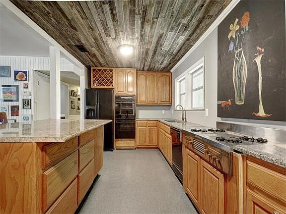 4th image of 11800 Whitewing Ave