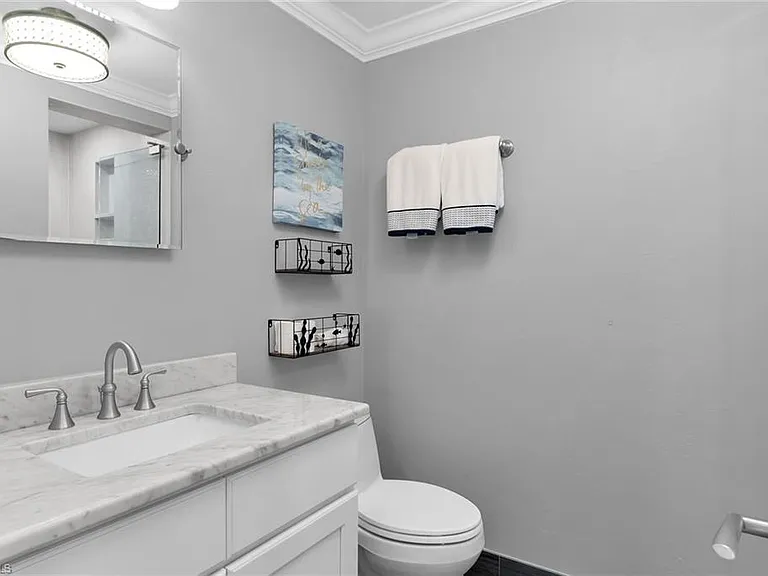 1020 Swallow Ave #302 — Photo 16