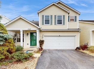 1747 Hickory Park Ln, Aurora, IL 60504