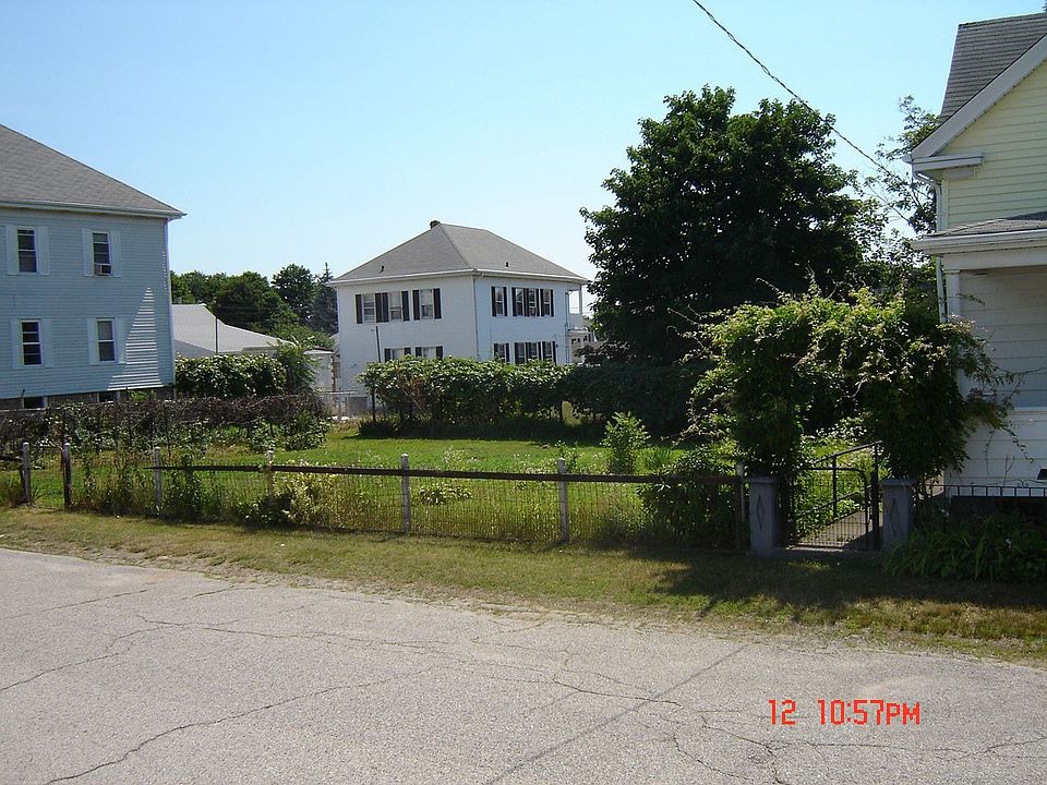 2nd image of 72 Arlington St