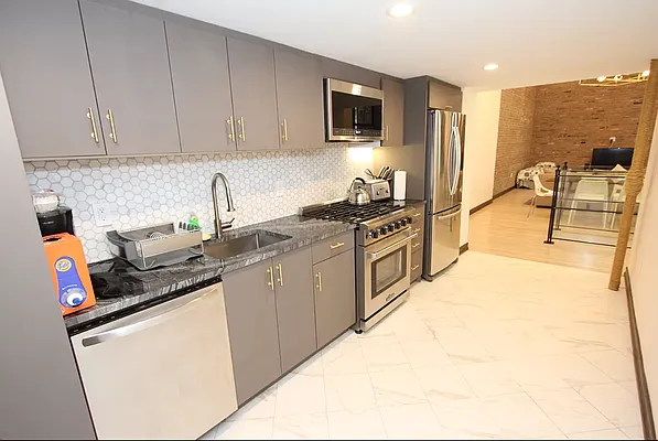 Rented by REAL New York | media 27