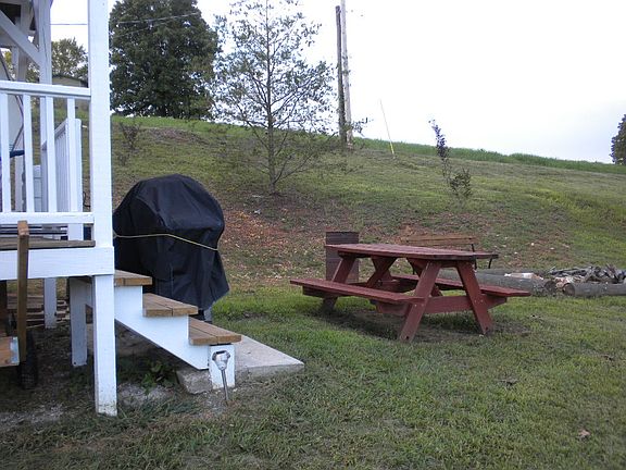 4th image of 178 Lynn Ln