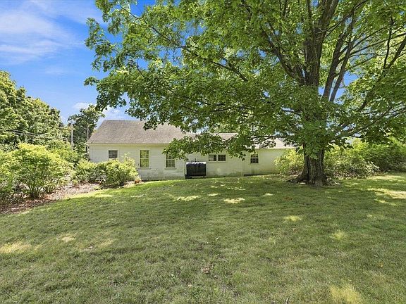 5th image of 353 Bunker Hill Road