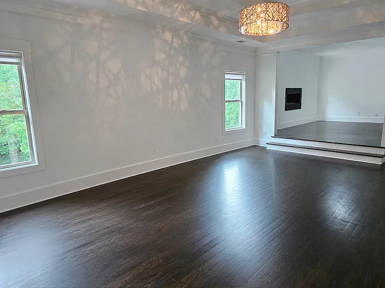 2110 E Roxboro Rd NE — Photo 17