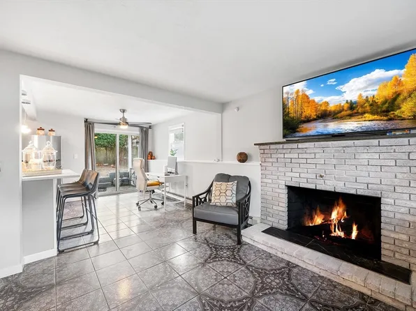 12 Wilson St, Taunton, MA 02780
