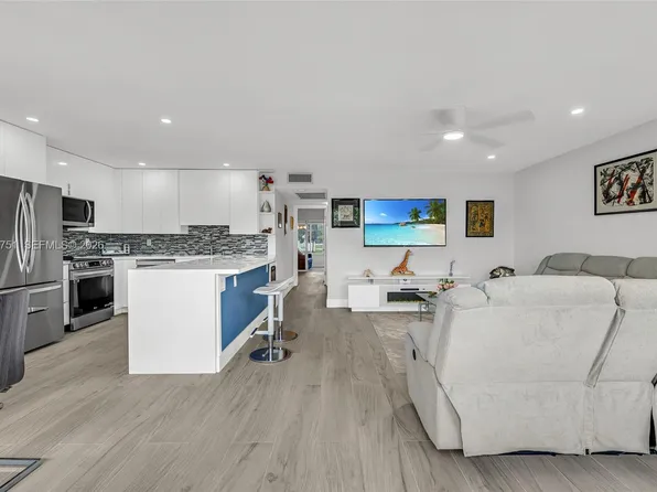 2109 Oakridge Dr #2109-V, Deerfield Beach, FL 33442