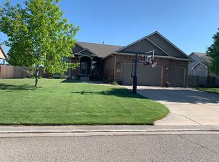 601 E Eastwood Dr, Andale, KS 67001
