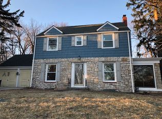 2 NW Briarcliff Rd, Kansas City, MO 64116