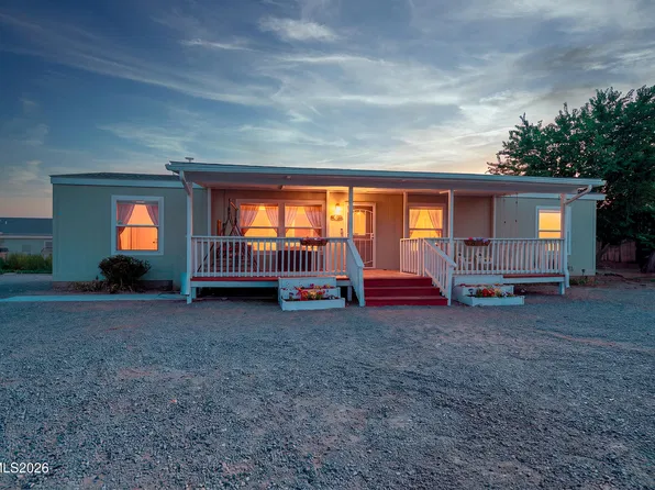 18 Scarsdale Dr, Yerington, NV 89447