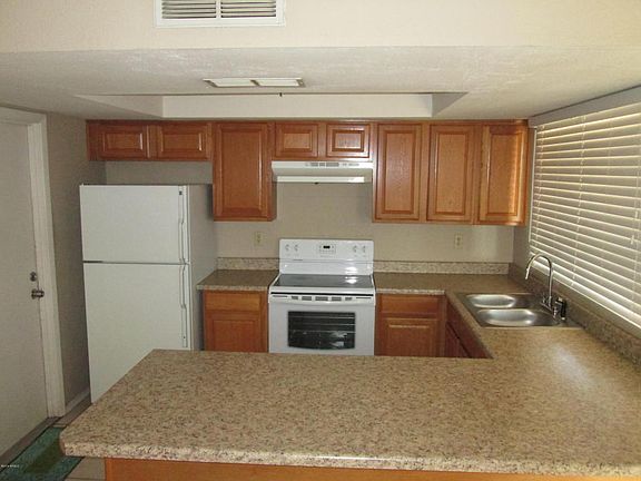 3rd image of 8937 W Meadowbrook Ave