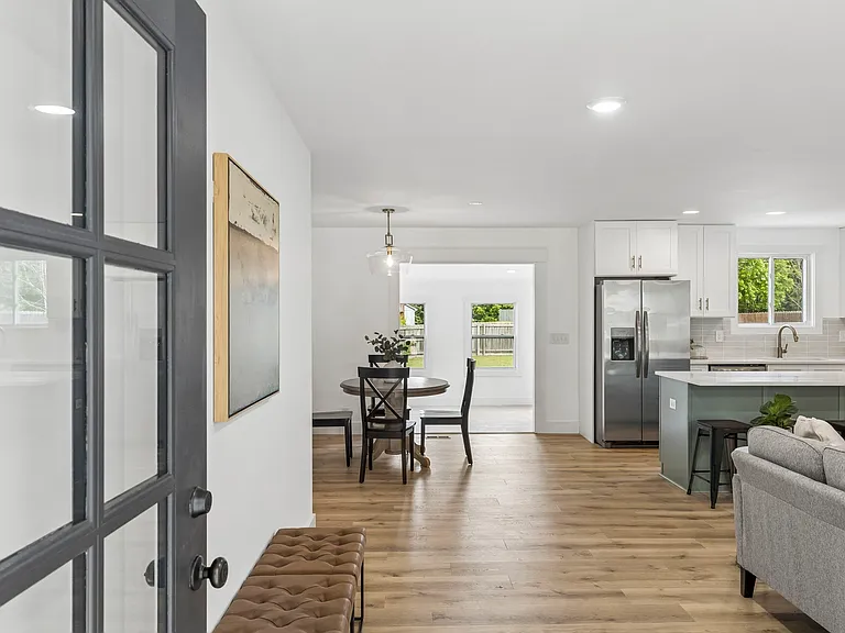 4006 Westwood Dr — Photo 3