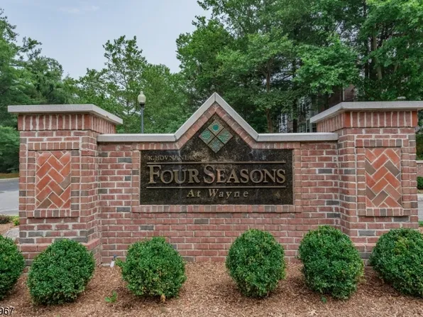 605 Four Seasons Dr, Wayne Twp., NJ 07470