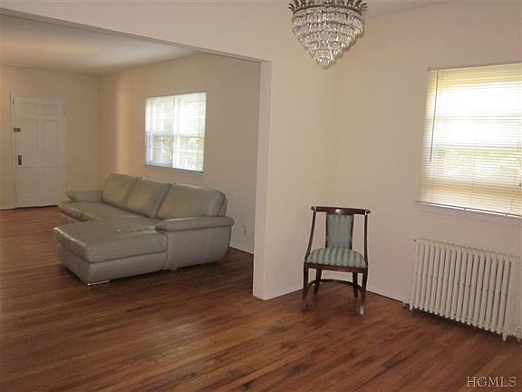 4th image of 16 Kingston Ave