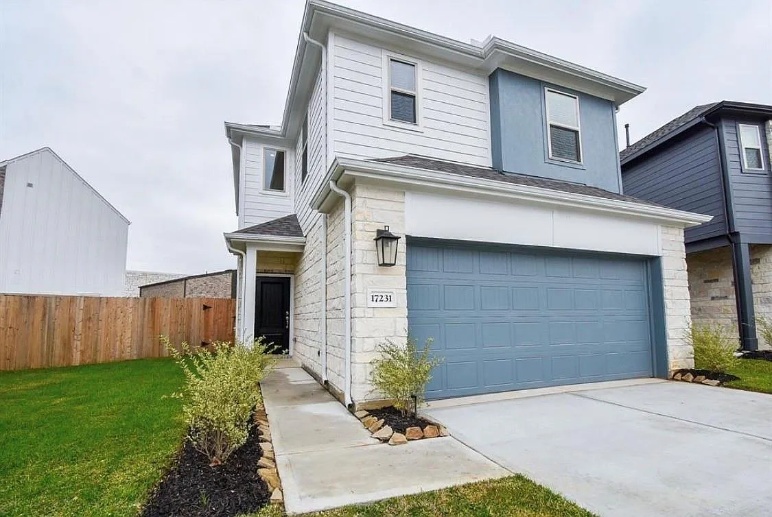 3 bed, 2.5 bath, 1451 sqft, $1,950 — Photo 1