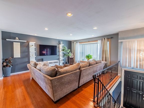 5th image of 4138 W Termunde Dr