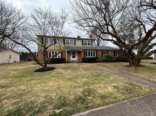 880 Frank Dr, Emmaus, PA