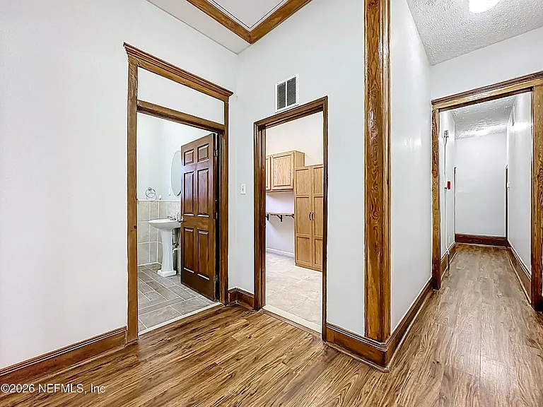 138 E Duval St — Photo 21