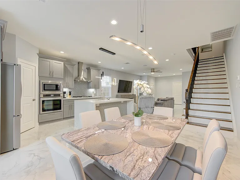10021 Alfred Ln #B — Photo 17