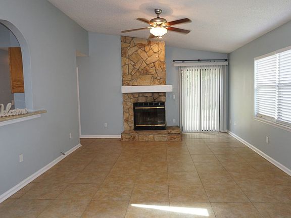 2nd image of 2812 Majestic Cypress Dr W