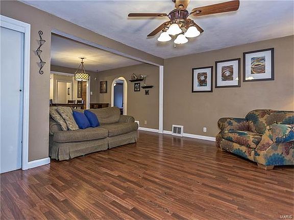5th image of 108 Oakwood Dr