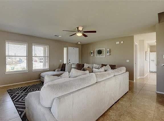 3rd image of 110 Lightfoot Ct