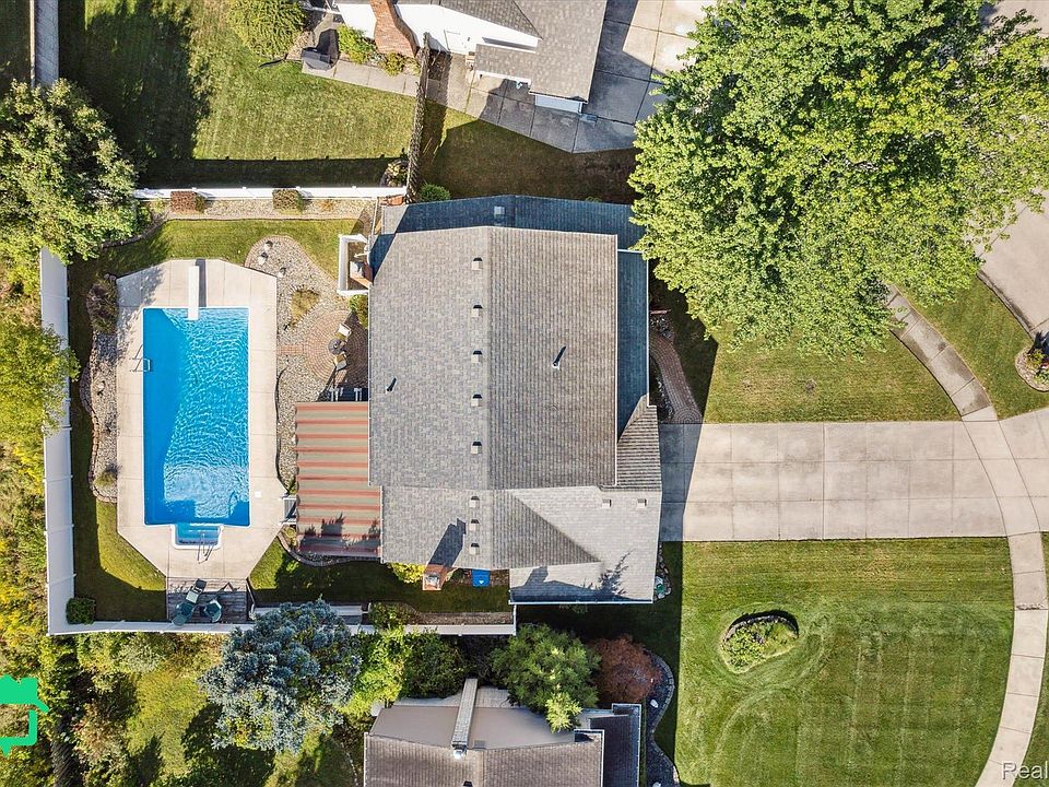 1st image of 44675 Westminister Way